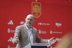 El València li dona el seu aval a Louzán i no a Salva Gomar com a candidat a la RFEF