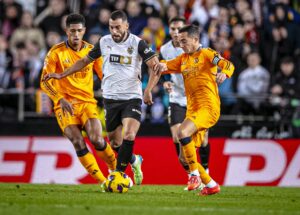 Guillamón dinamita el debut de Corberán en un partit de pel·lícula (1-2)