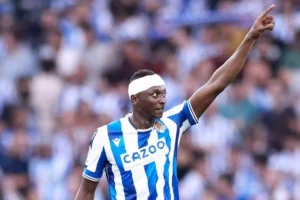 El València fitxarà a Umar Sadiq si passa un reconeiximent mèdic exhaustiu